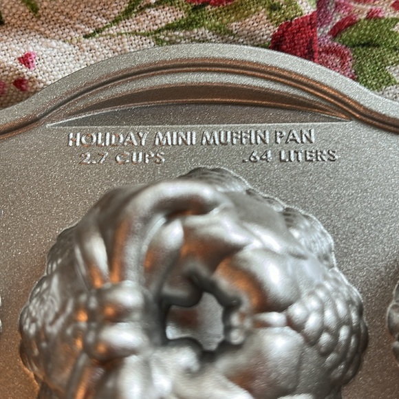 Nordic Ware Holiday Mini Muffin Pan - Picture 3 of 4